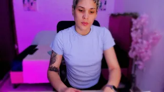 laura_r23 horny amateur video 11-Nov-25