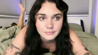Queencassidyy cam chat 11 November 2025