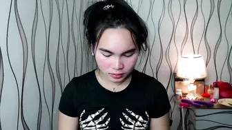 ur_innocent_girlx 11-11-2025