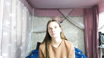 Leila_bambi_ young webcam