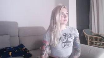 tattoobbgirl (11-11-2025)
