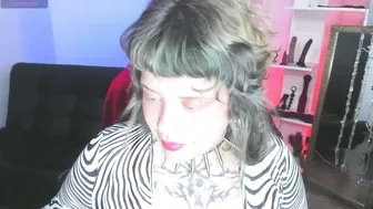 kenziesharik saliva - 12 November 2025