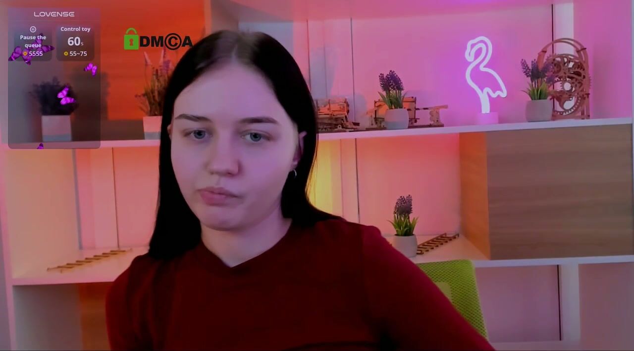 Dora_di1 posing on webcam 11/12/2025