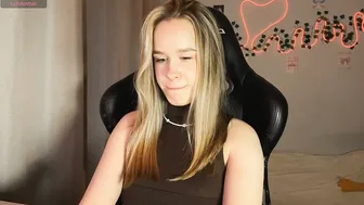 mood_butterfly cam porn (11-12-2025)