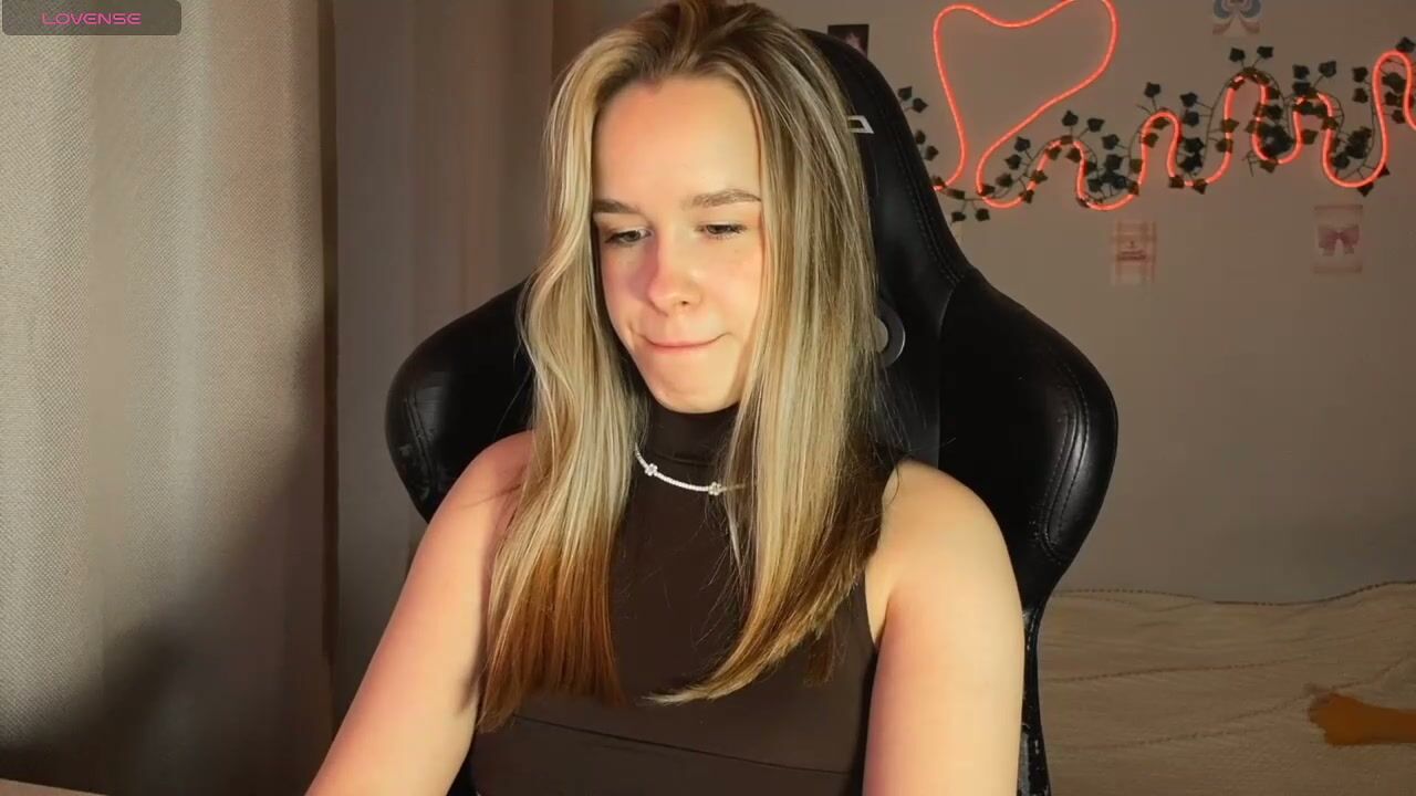 mood_butterfly cam porn (11-12-2025)