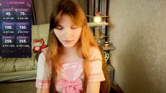 Nika_omg posing on webcam 11-13-2025