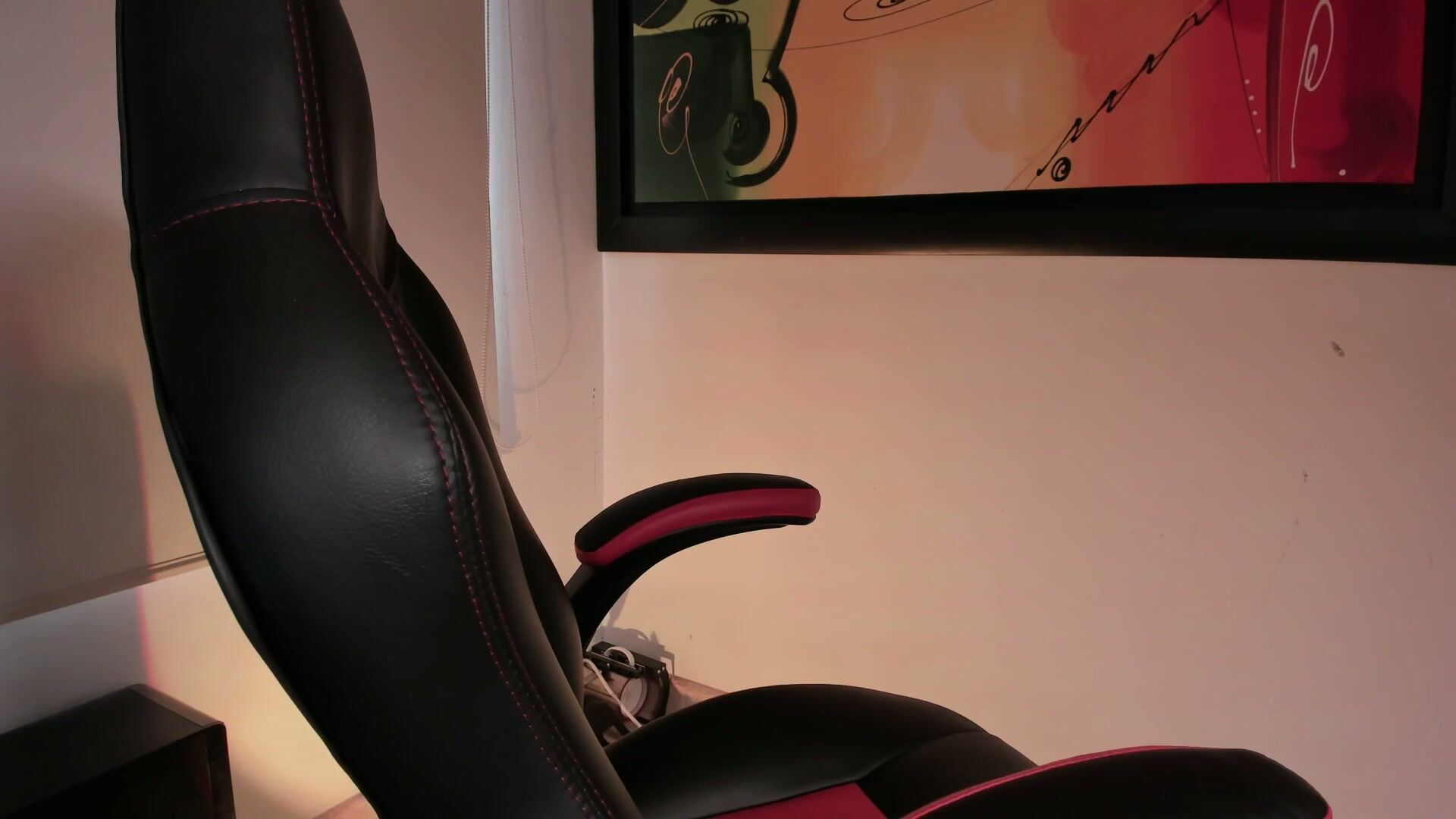 madelaine_blosson 19-May-25 office
