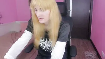 frankie_reese posing on webcam 13 November 2025