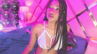Sophiabloss (11-13-2025) posing on webcam