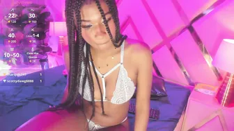 Sophiabloss (11-13-2025) posing on webcam