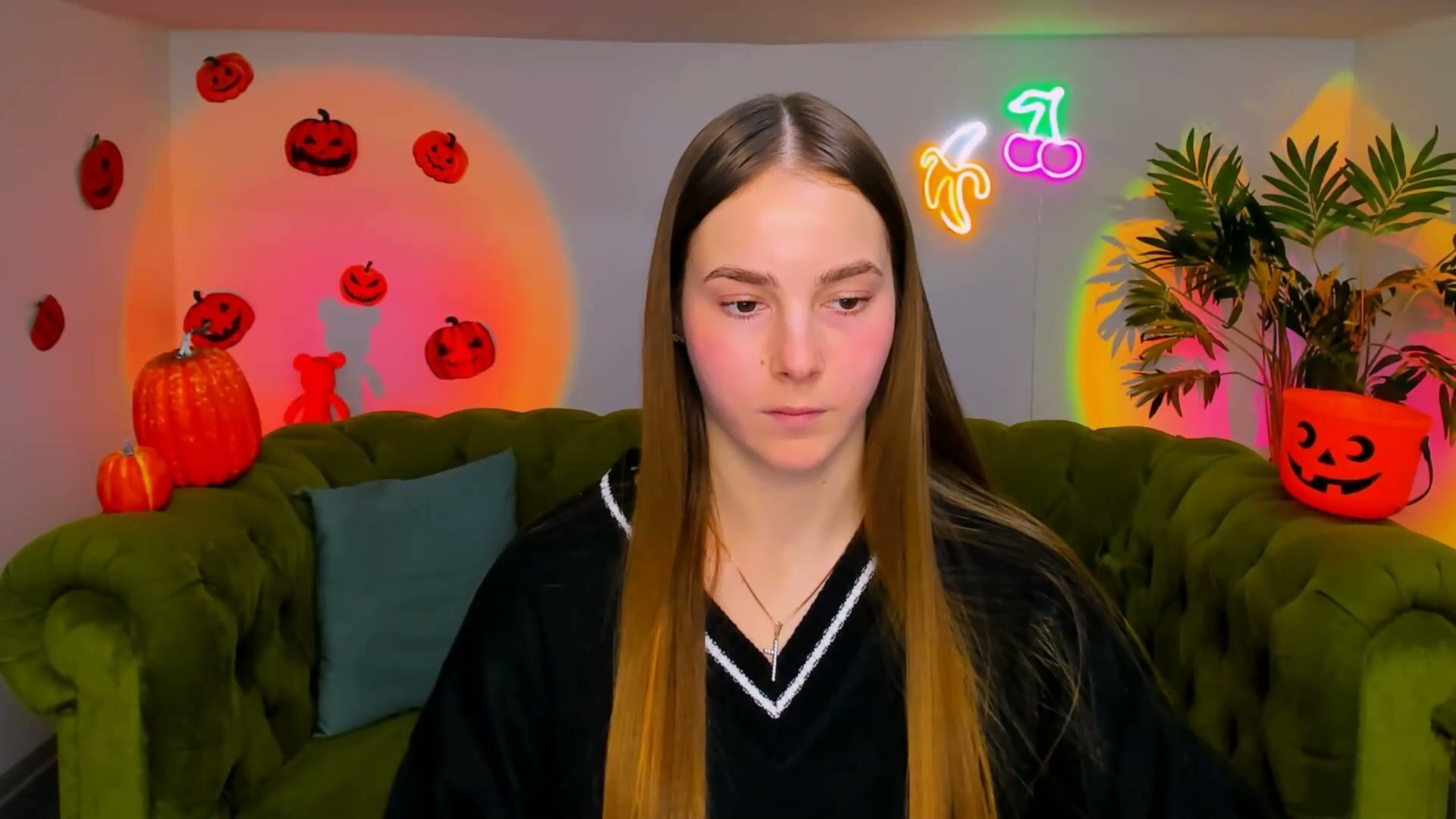 _cuddle_bug_ bigass amateur cam video