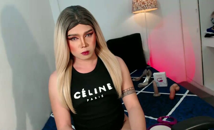 bestgirljulia (11-13-2025)