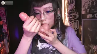 Elle_uwu posing on cam - 13-Nov-25