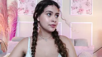 curlydani nude cam 11-13-2025