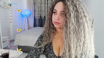 _just_a_queen_3 13-Nov-25 bigboobs