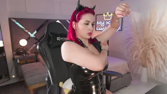 Kateowens posing on cam - (11/13/2025)