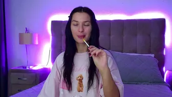 Alexandrabloom webcam video 13 November 2025
