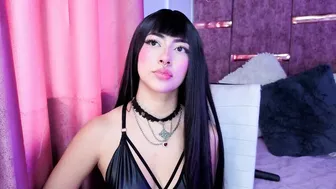 viollettebylyly (11/13/2025)