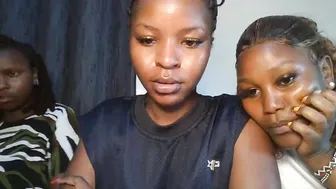 prettie_dee atm on cam