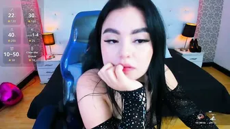 lizzy_white7 squirt posing on webcam