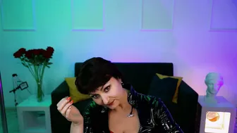 helenbeler cam nude 14 November 2025