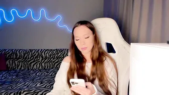 Neyrmina chat sex 14-Nov-25
