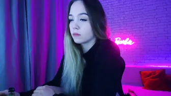 _crazybee_ nude on cam (11/14/2025)