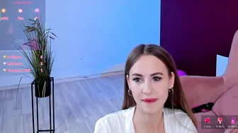 Lullyfox naked on cam 11-14-2025