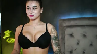 Ameliajupiter on live cam 11-15-2025