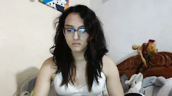 Aurora_sanders1 glasses 15-Nov-25