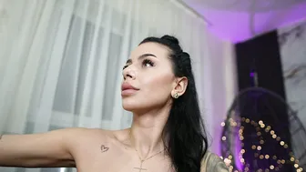 spicy_maple posing on webcam 15-Nov-2025