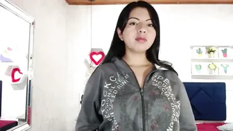 Karolineburnx nude cam 11-15-2025