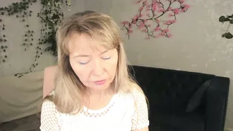 Carla_vogue camvideo 11/15/2025