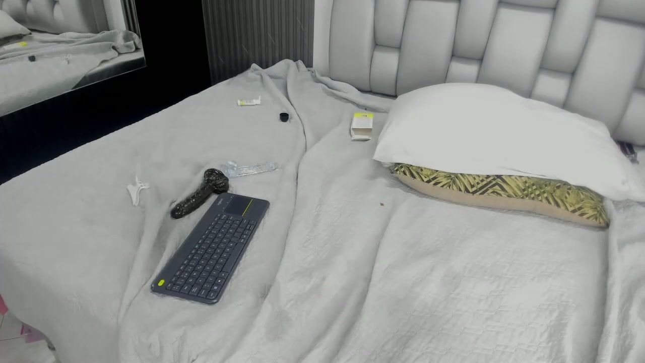 Angeline_bleak porn cam - (11/15/2025)