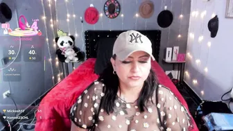 ivonnee17_ latina (11/16/2025)