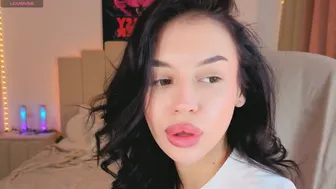 Alexa___hill posing on cam 11/16/2025