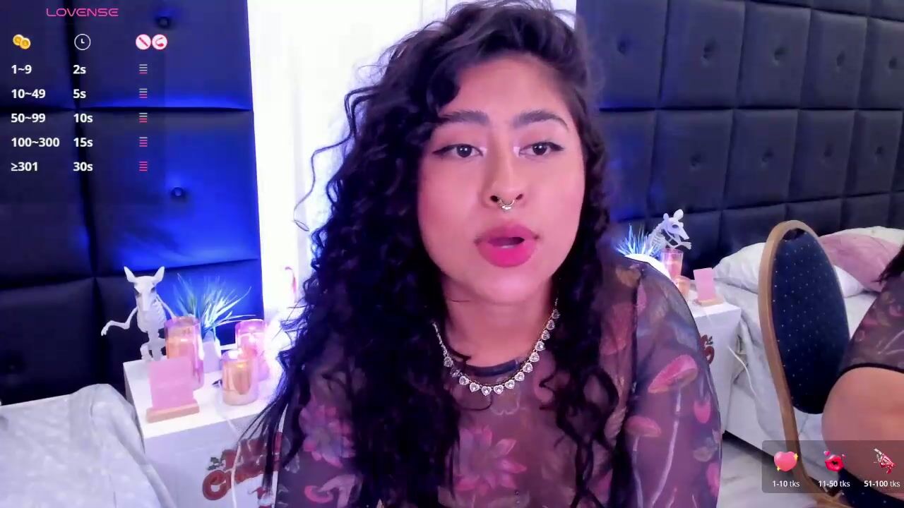 Tamaraleen posing on webcam 19 November 2025