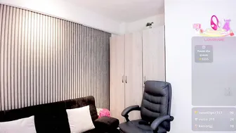 lily_cash1 19-Nov-25 bigballs
