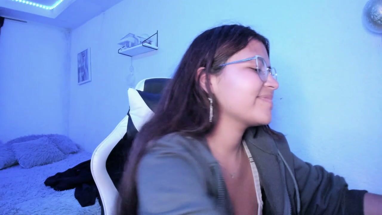 ladybrown_16 horny amateur (11-19-2025)