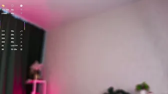 _curlydream_ posing on cam porn video