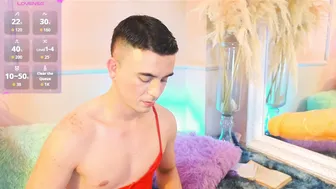 Roman_chase amateur cam video 11-19-2025