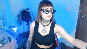 Gyal_8_ webcam 20-Nov-25