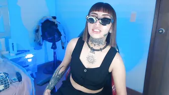 Gyal_8_ webcam 20-Nov-25