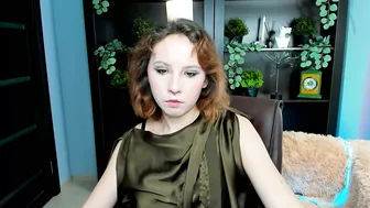Jasminemilko posing on cam 20-Nov-2025
