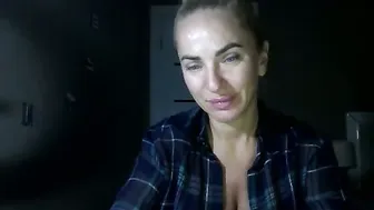 marianna1977 squirt on webcam