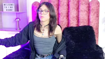 Lullaby_charade webcam 11/20/2025