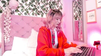 Lauren_evans96 on live cam 11-21-2025