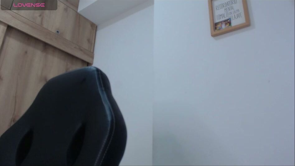 Niaa_33 latina porn sex chat