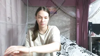 leila_bambi_ smalltits 11/21/2025