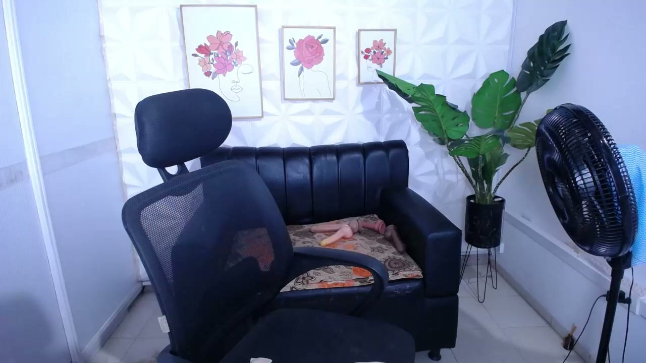 valentina_mature (11/22/2025)